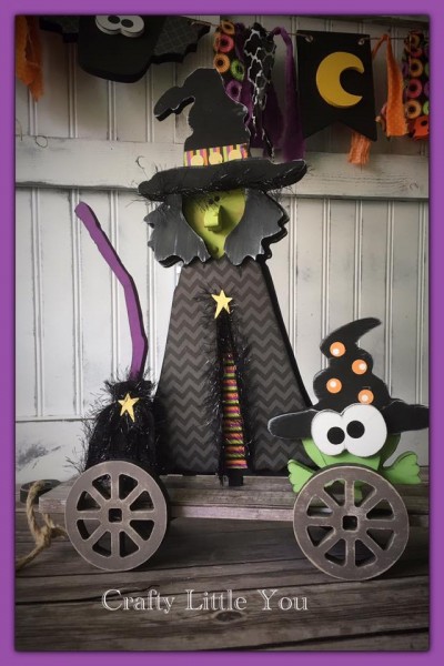 Unfinished kit measures apx. 15" tall. 
Kit includes wooden witch & overlays,frog & overlays, and broom
*Note - this kit CANNOT be used without the wagon due to their design.
*Seasonal wagon is sold separate
