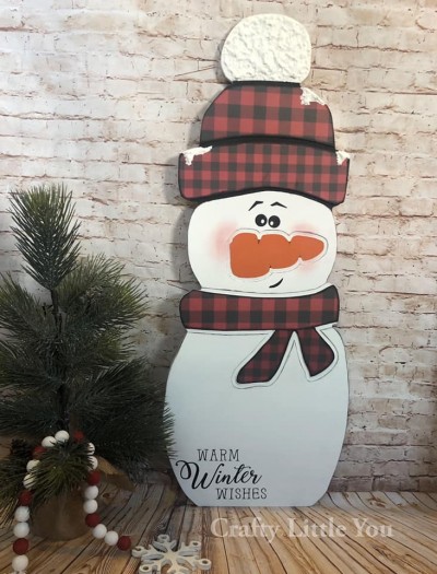 Unfinished kit measures apx. 30” tall and includes wooden mdf
•snowman with grooves for hat, nose and scarf
•vinyl face and words
