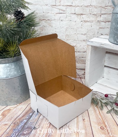 Individual boxes measure 6.25"x6"x3".  Kit includes:
*5 Gift Boxes