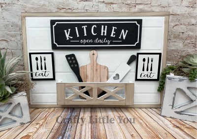 Unfinished kit measures apx. 11"x3.5" on sign and includes:
* Main title plaque
* 2 side plaques
* 1 spatula, rolling pin, and charcuterie board
* Vinyl
* 4 pieces Velcro