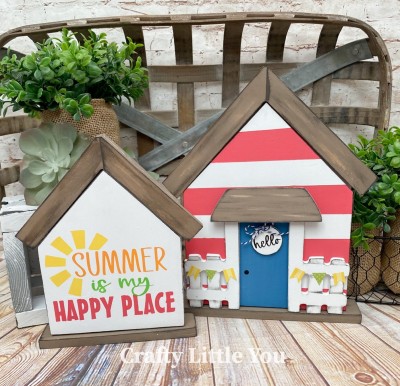 Unfinished kit measures apx. 8"x6.25" and includes wooden MDF: 
* 2 house overlay pieces
* 2 picket fence overlays
* 1 porch roof overlay
* 1 circle for door (1.25") 
* 2 velcro pieces
* Vinyl