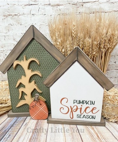 Unfinished kit measures apx. 8"x6.25" and includes wooden MDF: 
* 2 house overlays
* 1 corn stalk 
* 1 pumpkin
* 1 vinyl stencil
* 2 pieces of Velcro 
