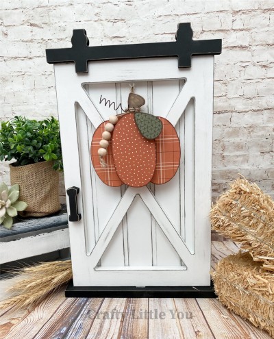 Unfinished kit measures apx. 6” and includes wooden MDF 
•pumpkin and overlay
•leaf
$6
Finished $12