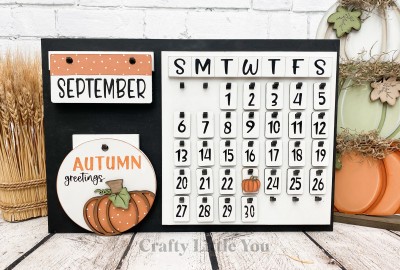 Unfinished kit measures apx.5" and includes wooden MDF:
*1 hanging circle
*1 hollow pumpkin wood overlay
*1 pumpkin leaf overlay
*1 calendar date hanging tag
*1 miniature pumpkin overlay for tag
*Black vinyl (some is stencil)