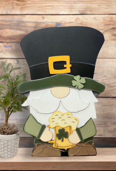 Unfinished kit measures apx.10" on the hat and includes wooden MDF:
*1 hat
*1 hat brim
*1 buckle
*2 arms
*1 mug
*1 mug froth overlay
*2 shamrocks
*2 pant legs
*8 dot Velcros