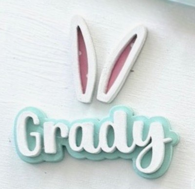 Unfinished kit includes wooden MDF:
*1 name base piece
*1 personalized wood name
*2 bunny ears
*Please specify what name you’d like when ordering.