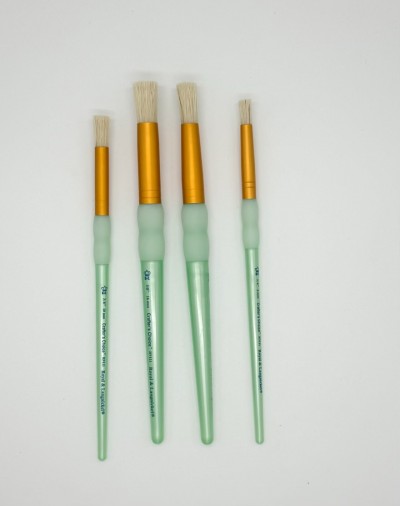 Includes:
* (1) 1/4" stencil brush
* (1) 3/8" stencil brush
* (1) 1/2" stencil brush
* (1) 5/8" stencil brush